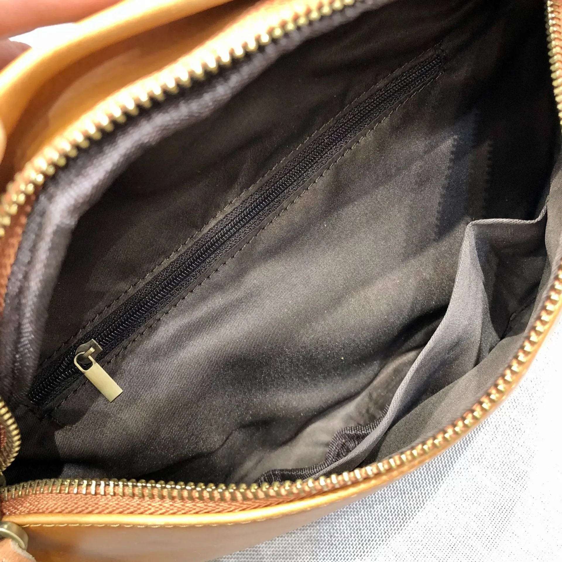 Cool Women's Crossbody Chest Bag Small Sling Bag With Chain