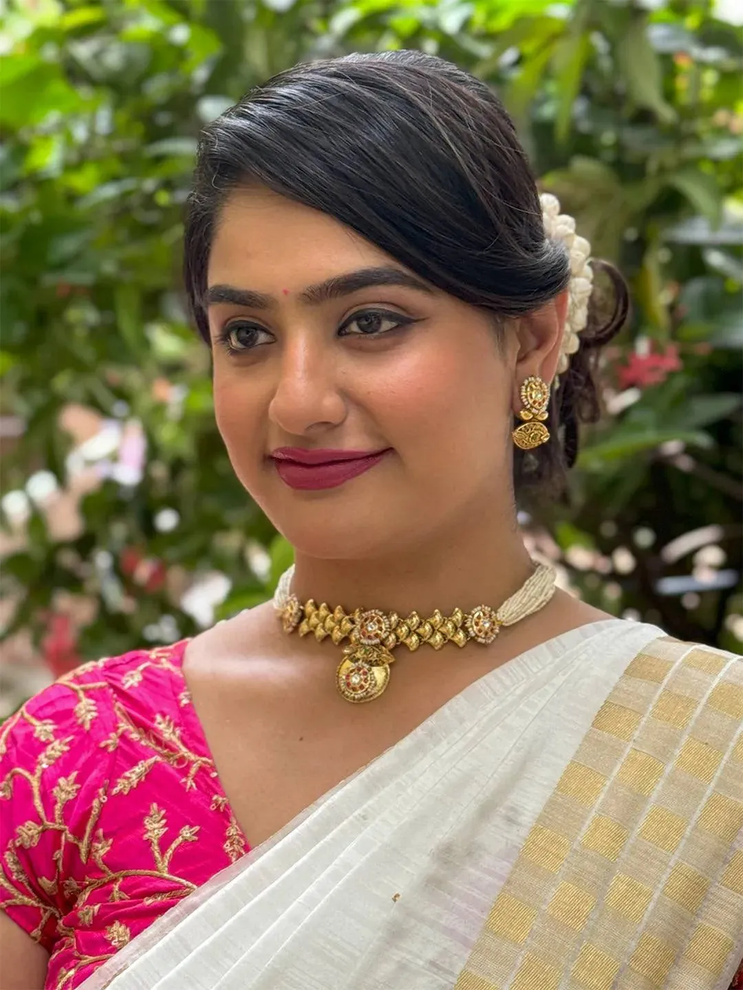 Gold Plated Stone Studded And Beaded Jewellery Set