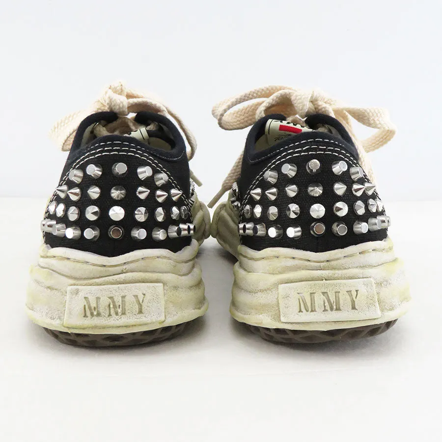 【Maison MIHARA YASUHIRO】<br>"BAKER"OG Sole Studded Canvas Low-Top Sneaker (BLACK) <br>A13FW736