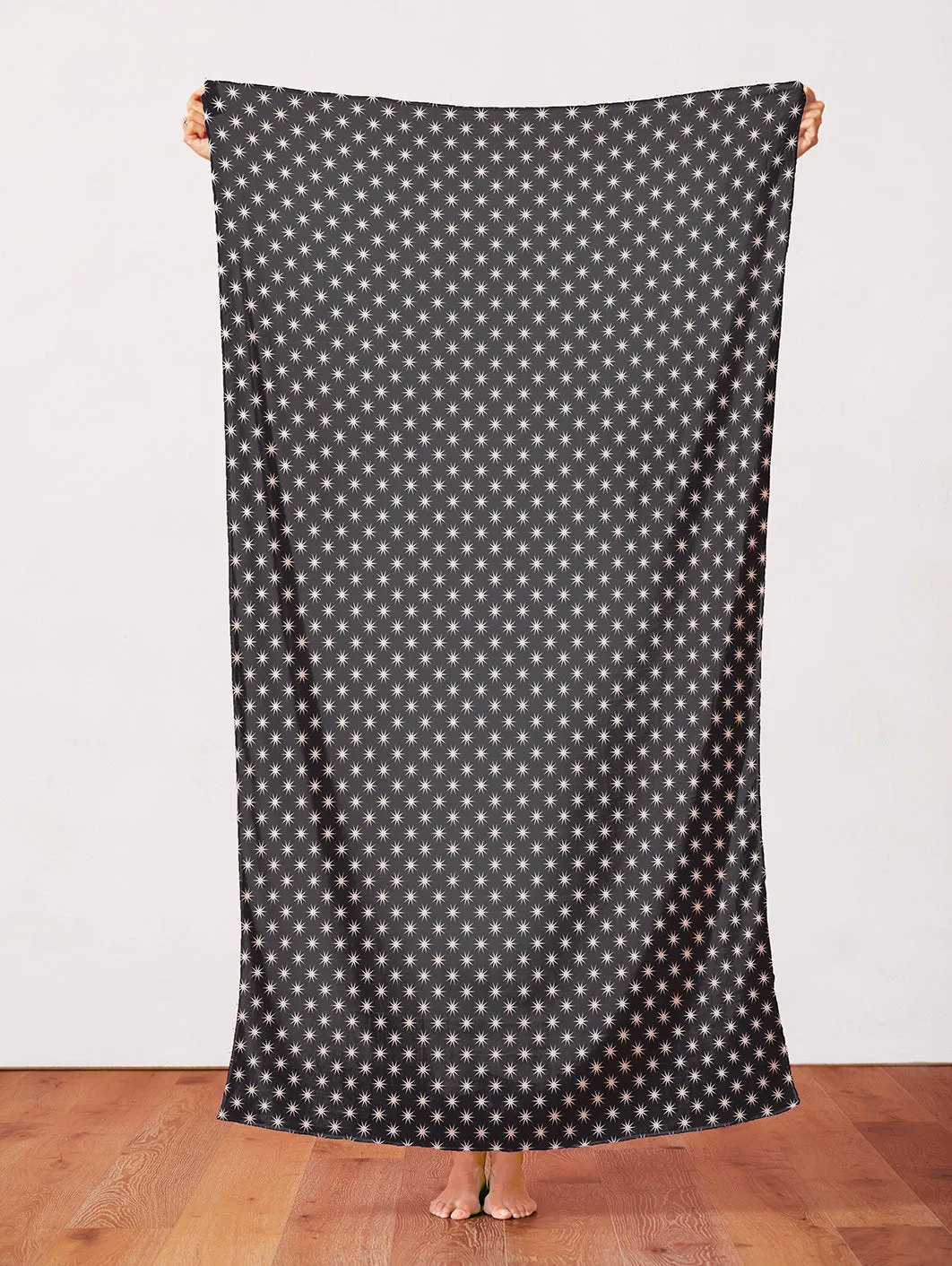 Star Studded - Black/White